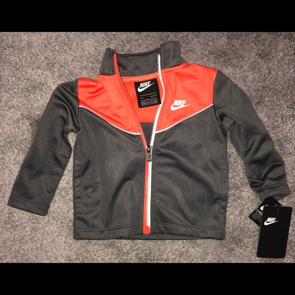 Brand New w/tags Nike baby tracksuit 2pc. Set - Picture 2 of 8